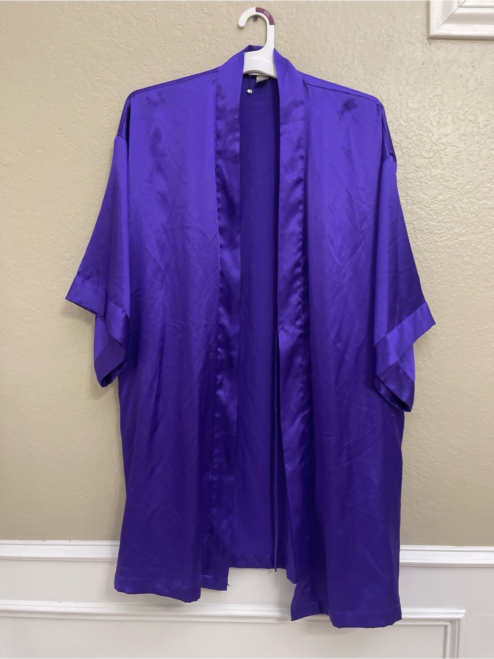 Victoria's Secret Purple Satin Short Kimono Robe M/L - No Belt